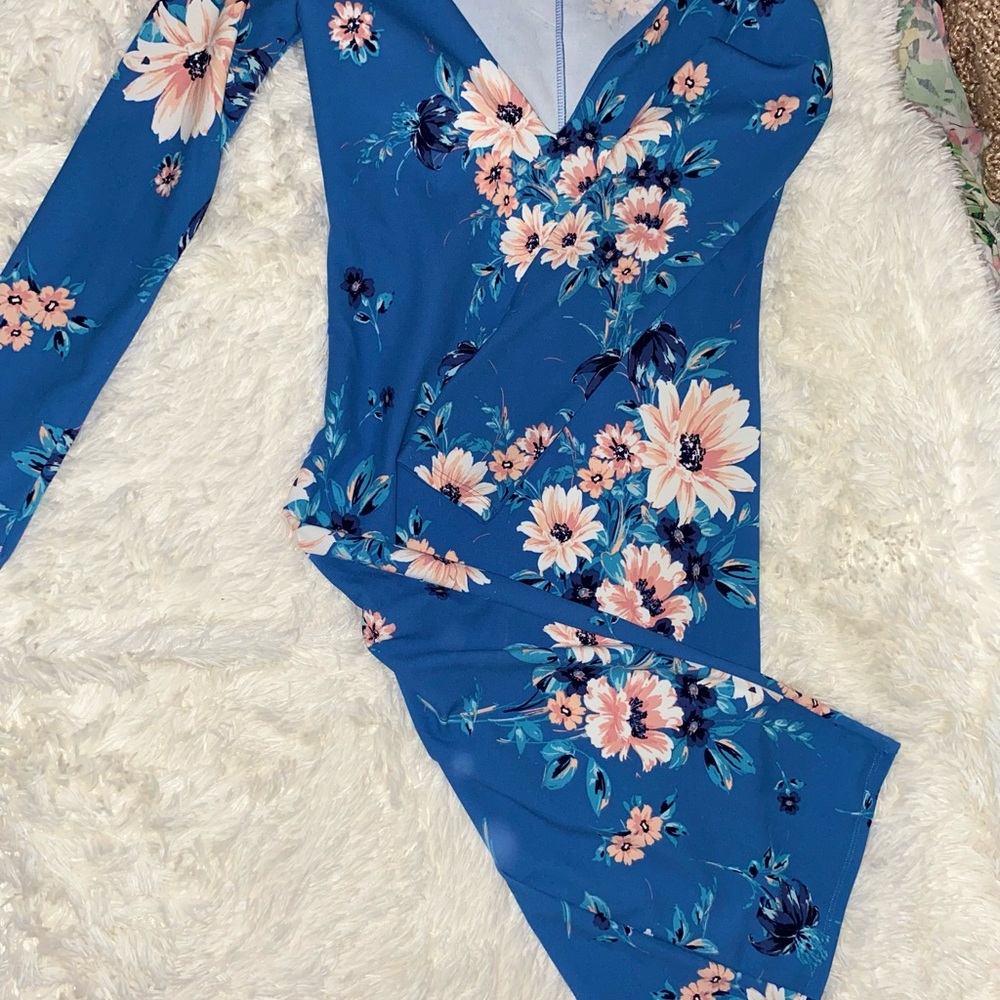 V Neck MIDI dress